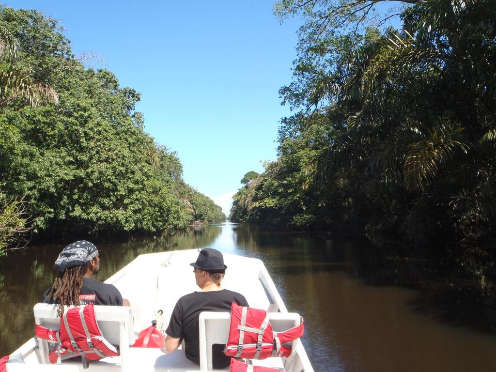 Tortuguero Adventures Guesthouse Экстерьер фото